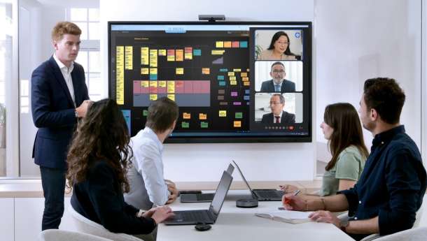 PRO-AV Интерактивная панель: когда экран становится инструментом управления